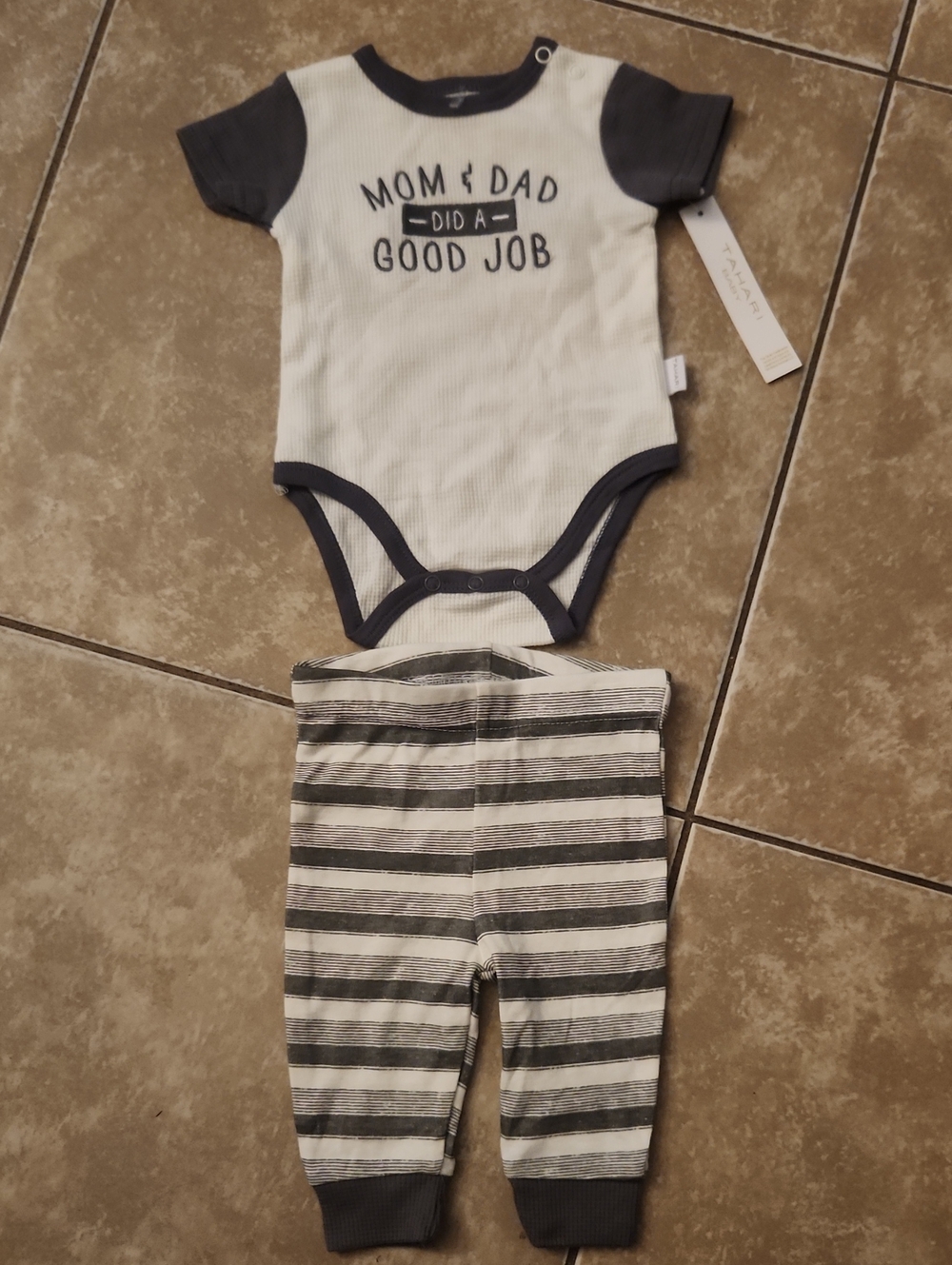 TAHARI Graphic Baby Bodysuit & Striped Pants Set - Navy & White